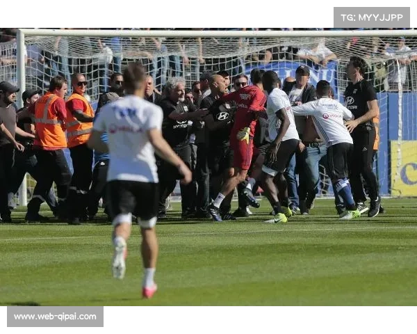 法国南部地区举办首届女子业余法甲球迷联赛
